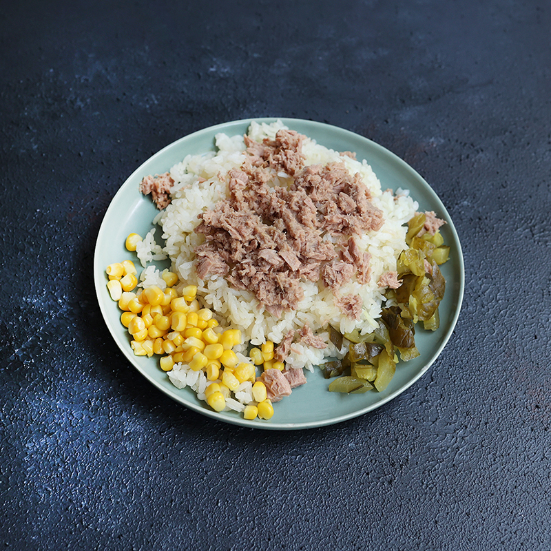 Ton Balıklı Mısırlı Pilav